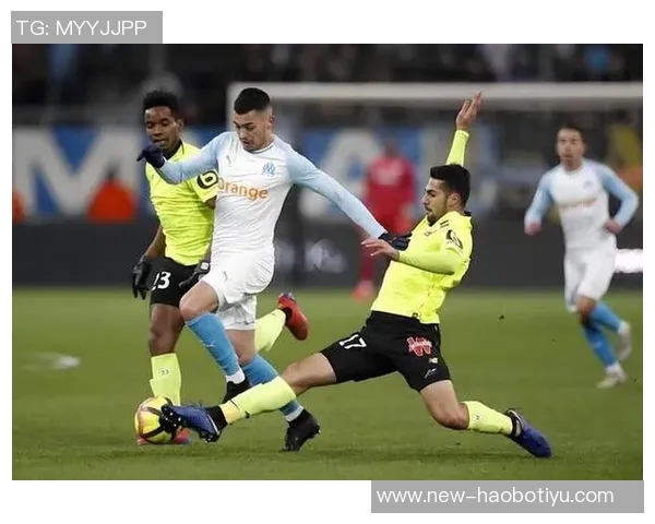 纽卡球迷与马赛当地球迷发生冲突部分人紧急躲入酒吧避难 纽卡球迷与马赛当地球迷发生冲突部分人紧急躲入酒吧避难