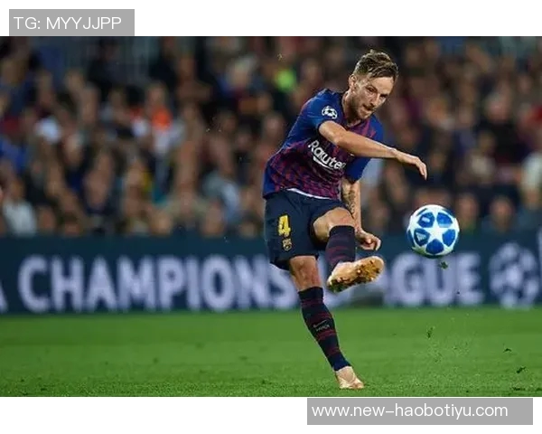 拉基蒂奇与诺伊尔阿萨莫阿合影穆勒赞叹组合实力强大 拉基蒂奇与诺伊尔阿萨莫阿合影穆勒赞叹组合实力强大