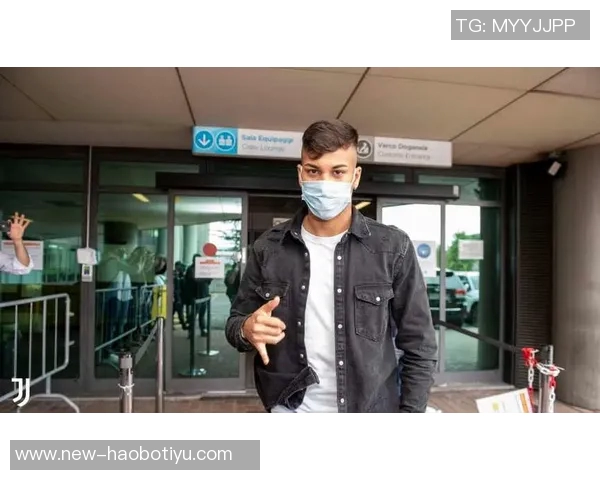 尤文旧将若热因不满裁判判罚做手铐手势被红牌罚下引发争议 尤文旧将若热因不满裁判判罚做手铐手势被红牌罚下引发争议